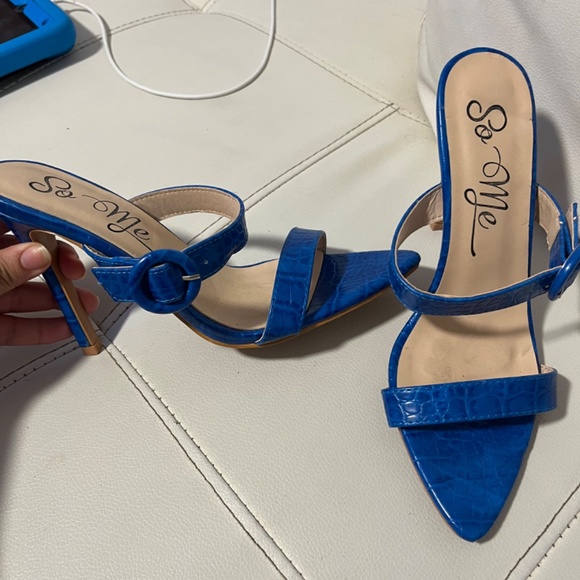 Blue crocodile strappy heels - Picture 2 of 3